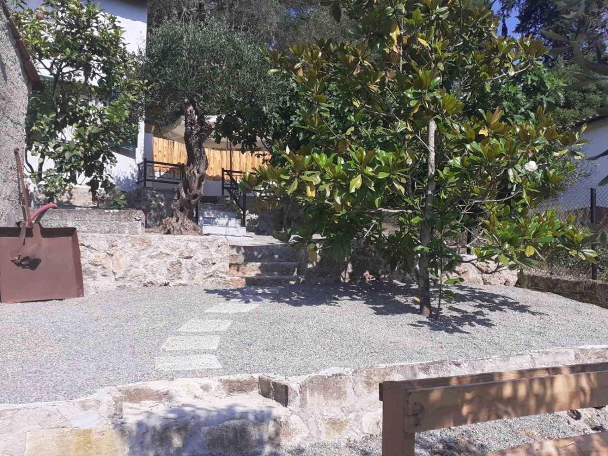 White Manolia Cottage Kato Korakiana Екстериор снимка