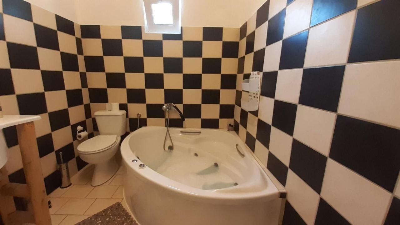 White Manolia Cottage Kato Korakiana Екстериор снимка